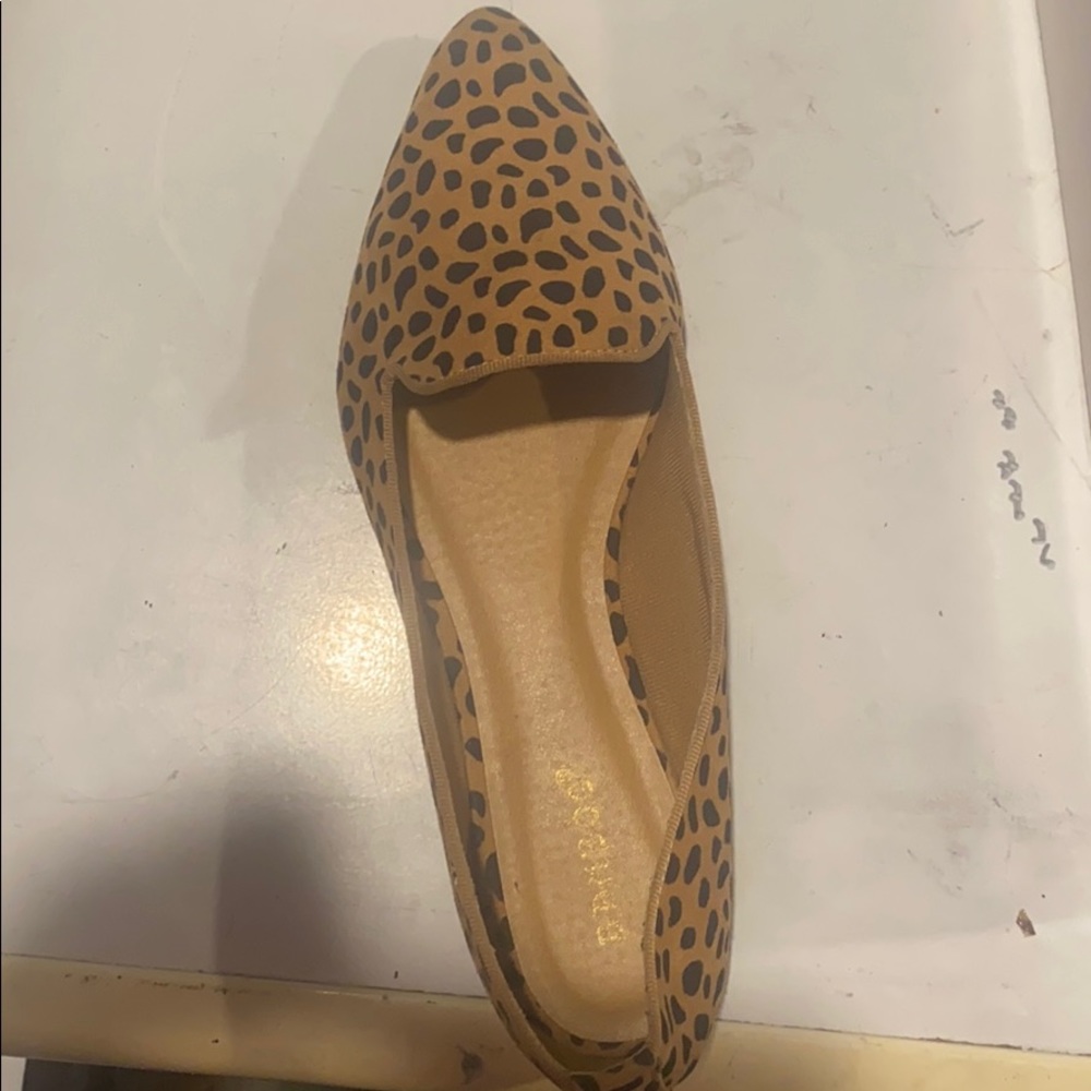 Cute cheetah flats